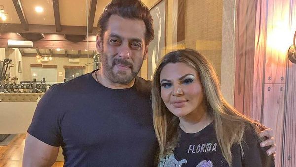 Rakhi Sawant से एक फैन ने पूछ लिया सलमान खान से जुड़ा सवाल, भड़क गईं एक्ट्रेस, कहा- फोन लेकर तोड़ दूंगी