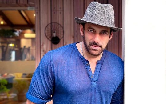 Salman Khan: मुंबई में 19 मंजिला होटल बनाने की तैयारी कर रहे हैं सलमान खान, जल्द करेंगे उद्घाटन!!