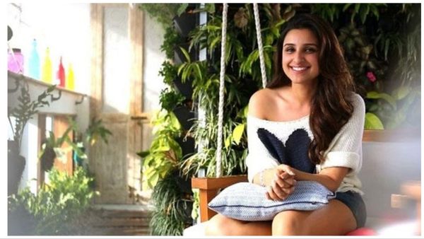 Parineeti Chopra:जब पैपराजी ने परिणीति से पूछा शादी को लेकर सवाल, तो मुस्कुराते हुए एक्ट्रेस ने दिया रिएक्शन
