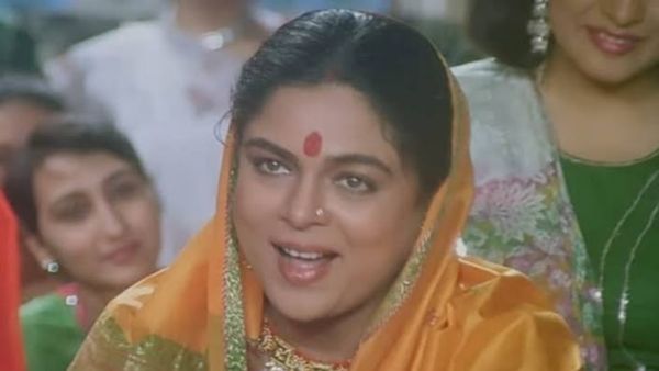 सलमान खान की ऑनस्क्रीन मां का मिला खिताब, तलाक के बावजूद भी नहीं छोड़ा पति का सरनेम, ऐसी रही हसीना की ज़िन्दगी