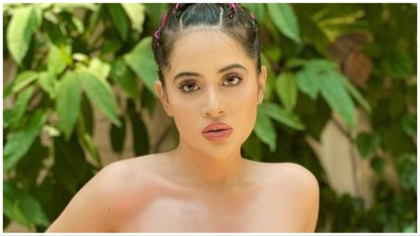 उर्फी जावेद के जरूरी अंग निकले बाहर, ब्रा पर लगाई ऐसी चीज.. लोग बोले- इसके Nipples सूज गए