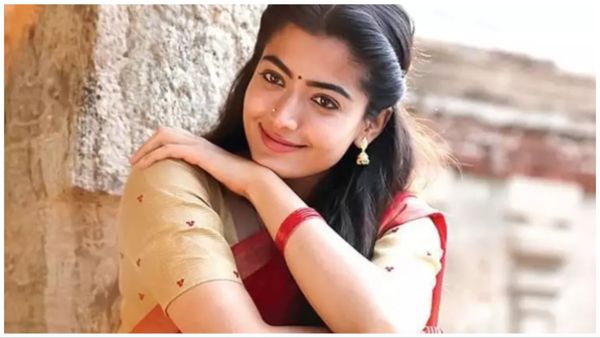 टांगे उठा उठाकर कैमरे के सामने ऐसी हरकते करने लगी रश्मिका मंदाना, दिख गया अंदर तक का नजारा