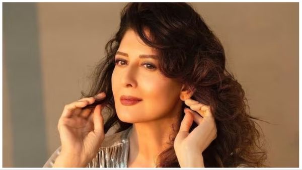 Sangeeta Bijlani: स्विमसूट में जैसे ही वायरल हुआ संगीता बिजलानी का वीडियो, तो सोशल मीडिया पर मच गया हंगामा
