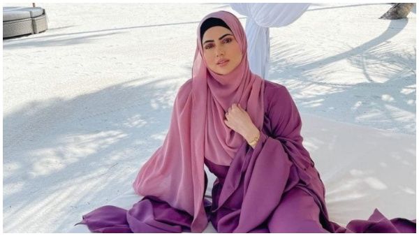 Sana Khan: पूर्व अभिनेत्री सना खान के घर छाईं खुशियां, बच्चे को दिया जन्म, फैंस के साथ साझा की जानकारी