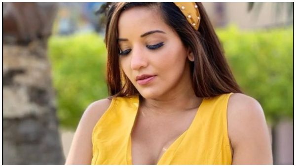 भोजपुरी एक्ट्रेस मोनालिसा ने अपने बोल्ड अंदाज से सोशल मीडिया पर लगाई आग, लुक्स देखकर फैंस हुए घायल