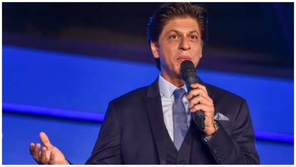शाहरुख खान के ऊपर टिप्पणी करके बुरी फंसी एक्स गर्लफ्रेंड? गुस्साए फैंस ने अच्छे से लगाई क्लास