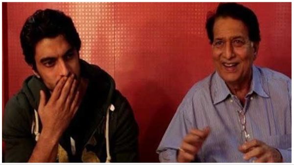 मशहूर अभिनेता के सर से उठा बाप का साया, फ्लैट में मिला शव