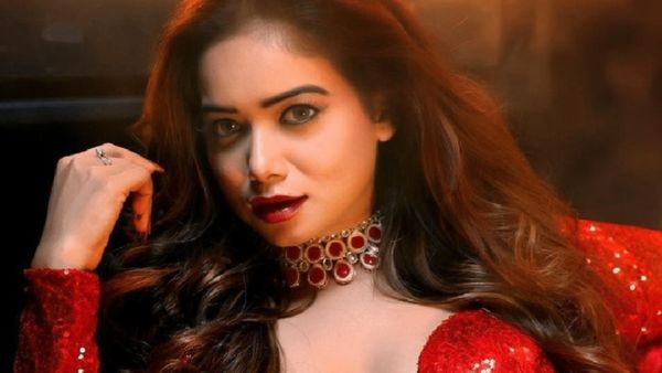 Bigg Boss में फिर खिले प्यार के फूल, विदेशी मॉडल के बाद इस लड़के पर आया मनीषा का दिल