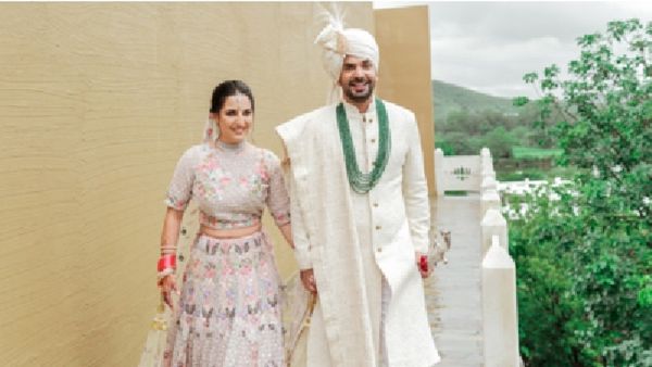 परिणीति देखती रह गई वेन्यू...मशहूर स्टार ने राजस्थान में गुपचुप रचा ली शादी,108 साल पुरानी तलवार लेकर लिए फेरे