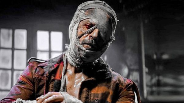 Jawan के नए पोस्टर के साथ शाहरुख खान ने दिया सरप्राइज, फैन ने कहा- सेक्सी, तो सुपरस्टार ने दिया जवाब
