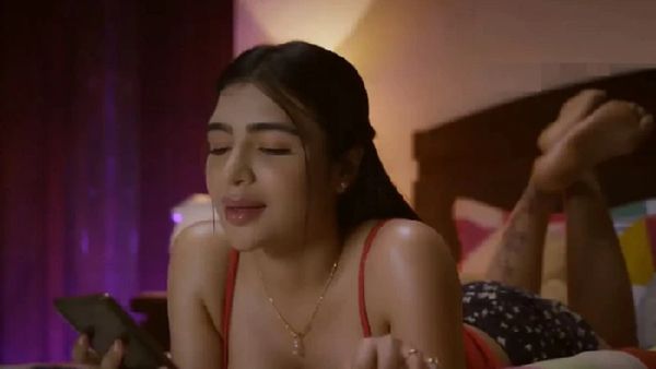 इन हसीनाओं ने वेब सीरीज में अपने बोल्ड सीन्स से मचाया तहलका, कविता भाभी का नाम भी है लिस्ट में शुमार