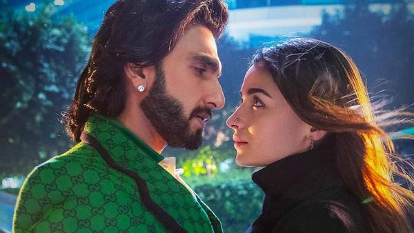 RRKPK Weekend Box Office: रणवीर और आलिया की फिल्म ने रविवार को किया बंपर कलेक्शन, जानें 3 दिनों की कमाई