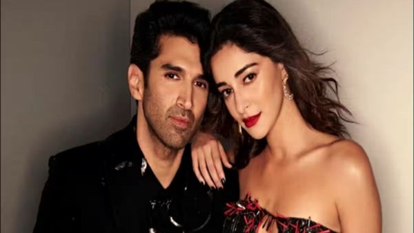 Dream Girl 2 की स्क्रीनिंग पर आदित्य संग पोज़ देने की बात सुनते ही अनन्या पांडे का लाल हुआ चेहरा, देखें वीडियो