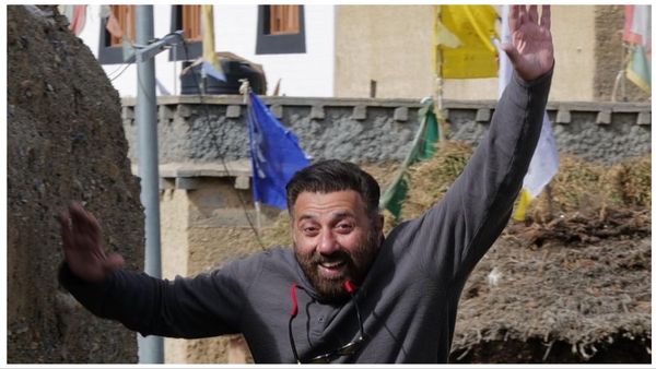 अब नहीं होगी गदर 2 के एक्टर Sunny Deol के जुहू बंगले की नीलामी, बैंक ने वापस लिया नोटिस