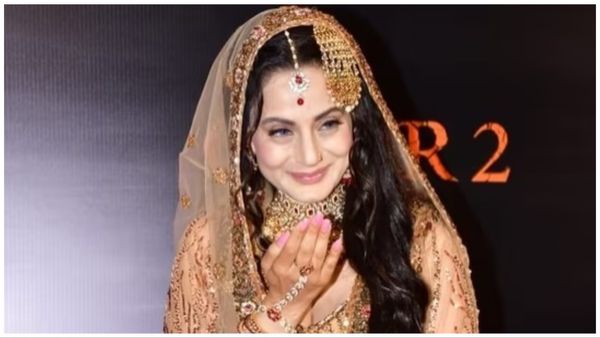 बड़ी अभिनेत्रियों को टक्कर देकर गदर 2 फेम Ameesha Patel ने बनाया बड़ा रिकॉर्ड, फैंस ने जताई खुशी