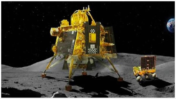 चंद्रयान 3 के चांद पर उतरते ही दौड़ पड़ी खुशी की लहर, टीवी एक्टर्स ने लगाया बधाइयों का तांता