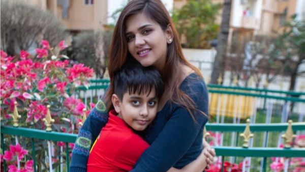 अपने सिर्फ 10 साल के बेटे से जिम में मेहनत करवा रहीं दलजीत कौर, ट्रोलिंग से बचने के लिए एक्ट्रेस ने दी ये सफाई