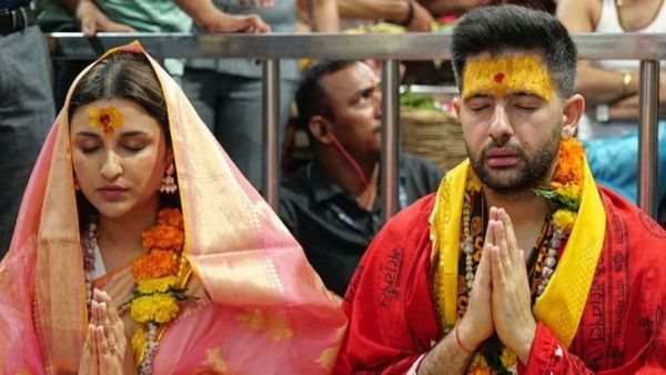ग्रैंड वेडिंग के शोर के बीच क्या राघव-परिणीति ने मंदिर में चुपके से ले लिए फेरे? ट्रोल बोले- ये भी प्रेग्नेंट