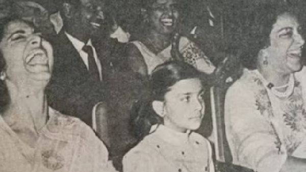 पिता थे रियल लाइफ हीरो, भाई भी हैं बॉलीवुड के सुपरस्टार, चॉकलेटी हीरो से रचाई शादी, इस क्यूट बच्ची को पहचाना?