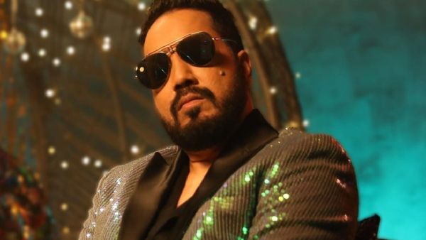 Mika Singh- यार हो तो मीका जैसा.. बेस्ट फ्रेंड को गिफ्ट की 4 करोड़ की प्रॉपर्टी..
