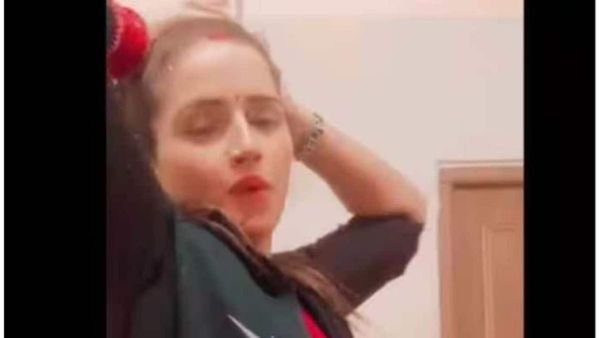 Seema Haider Video: ना सचिन.. ना हैदर.. सीमा ने अपने हाथों पर रचाई इनके नाम की मेहंदी, फटी लोगों की आंखे