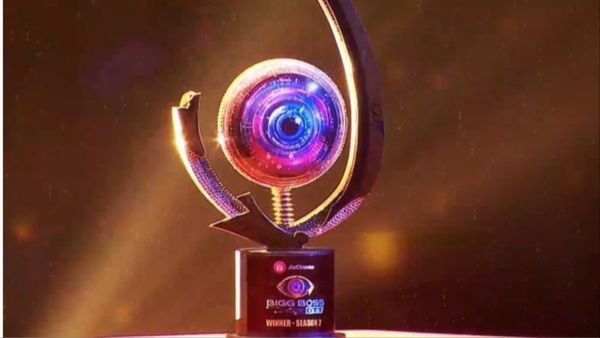 Bigg Boss OTT 2 की चमकदार ट्रॉफी हुई वायरल, फिनाले की डेट का भी हुआ ऐलान