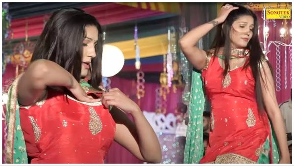 Sapna Choudhary Video: सपना चौधरी ने स्टेज पर उठा दी कुर्ती, किया ऐसा डांस कि भीड़ खो बैठी आपा