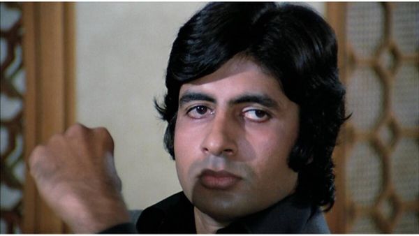 जब अमिताभ बच्चन की लंबी टांगे बनी हवाईजाहज उड़ाने में रोड़ा, कर दिए गए तुरंग बाहर