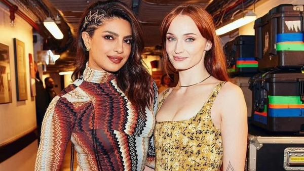 प्रियंका चोपड़ा- सोफी टर्नर ने एक- दूसरे को इंस्टाग्राम पर किया अनफॉलो, तलाक के बीच आई रिश्तों में खटास!