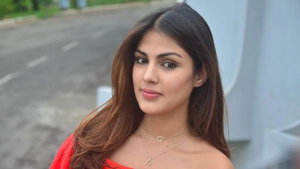 रिया चक्रवर्ती ने 'डायन' कहे जाने पर दिया कड़ा जवाब, जेल के अंदर का भयानक अनुभव किया शेयर!