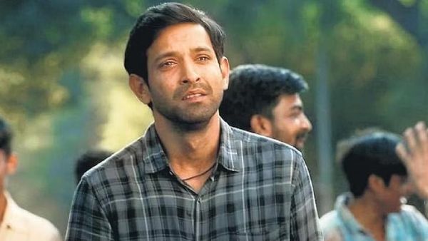 12th Fail Box Office- टाइगर के सामने 12वीं पास ने इतने करोड़ क्लब में मारी एंट्री? विक्रात मैसी की दमदार...