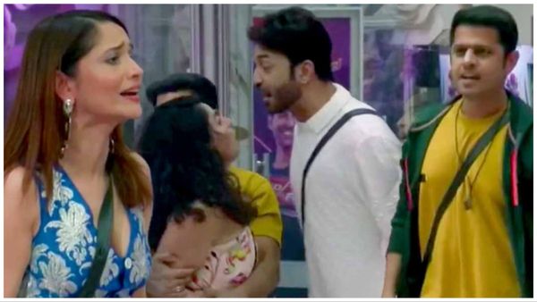 Bigg Boss Video: कपड़े उतारकर अंकिता लोखंडे पर चढ़े नील, फिर विक्की ने नील की पत्नी ऐश्वर्या के साथ की हाथपाई