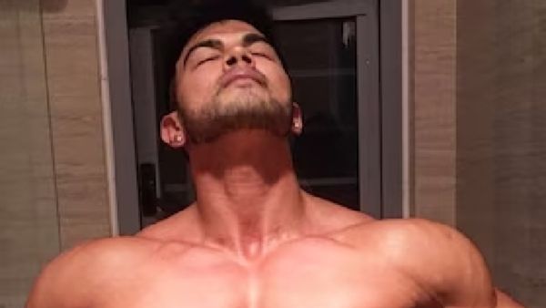 साल भर में टूटी शादी.. जैकी श्रॉफ की पत्नी के साथ रहा एक्सट्रा मैरिटल अफेयर, फिर बर्बाद हुआ करियर