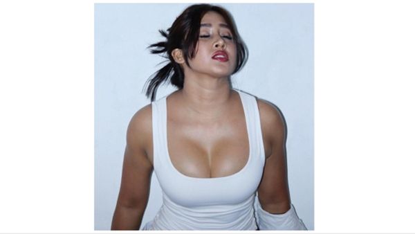 Video: ऐसे-ऐसे-ऐसे-ऐसे हां ऐसे... चिल्लाती रही सोफिया अंसारी, शख्स बनाता रहा वीडियो