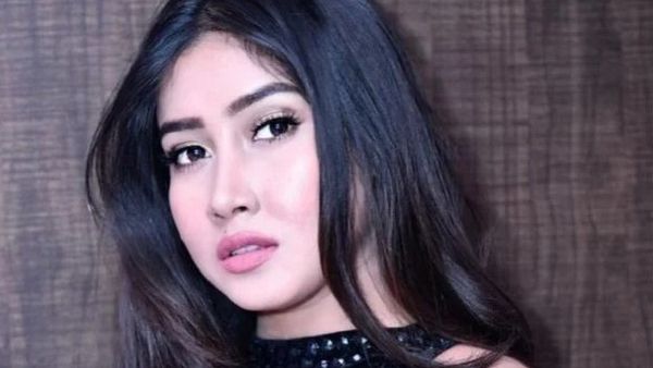 बाथरूम में मोबाइल लेकर पहुंची सोफिया अंसारी, बाथटब में बैठ बैठकर दिए ऐसे पोज, सिर्फ अंडरगामेंट्स....