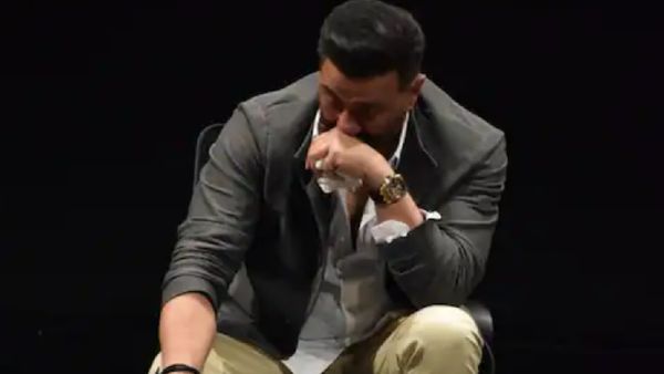 'मेरे पास काम नहीं था', IFFI में बुरे वक्त पर बात करते हुए रो पड़े सनी देओल, बोले किसी ने...