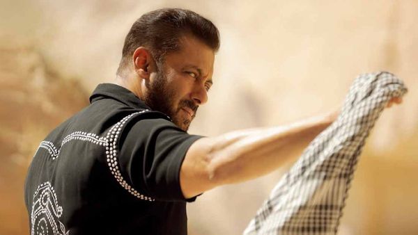 Tiger 3 Box Office Day 1 Collection: दिवाली पर दहाड़े सलमान खान, मिली करियर की सबसे बड़ी ओपनिंग!