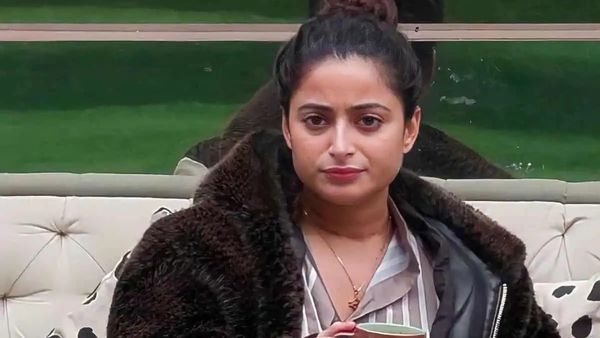 बिग बॉस के घर से निकलते ही ऐश्वर्या शर्मा ने एक्स-बॉयफ्रेंड को लगाई लताड़, बोलीं- इसने 9 साल पहले मेरे साथ..