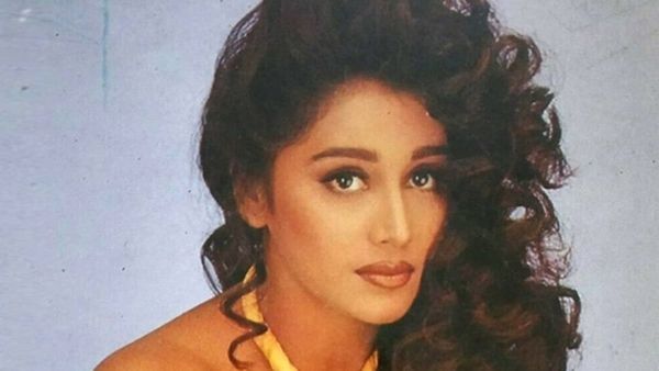 अक्षय कुमार की इस हीरोइन ने क्रिकेटर के प्यार में छोड़ा सुपरहिट करियर, माधुरी दीक्षित की कहते थे कार्बन कॉपी