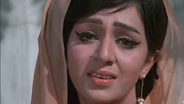 किसी का ठेले पर गया शव, तो किसी की कई दिन तक कमरे में सड़ती रही लाश, बेरहमी से हुई इन एक्ट्रेसेस की मौत