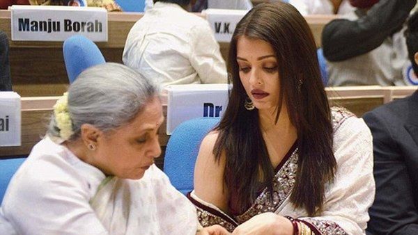 ऐश्वर्या राय के थ्रोबैक वीडियो में सास जया बच्चन को उंगलियां दिखाने पर मजबूर करती आई नजर, लोग भी हुए हैरान