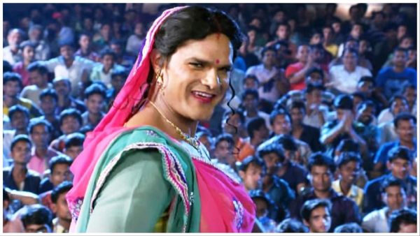 जब लड़की बनकर इस एक्टर ने लगाए जमकर ठुमके, तो सोशल मीडिया पर हुआ कांड और फिर...