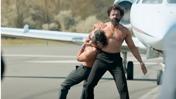 एक फिल्म सुपरहिट होते ही मैरिटल रेप पर ये क्या बोल गए Bobby Deol, 'मुझे ये करने में कोई हिचक नहीं'