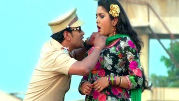 Nirahua ने जब खेतों में Amrapali Dubey के साथ की ऐसी हरकत, एक्ट्रेस हुईं शर्म से लाल और फिर...