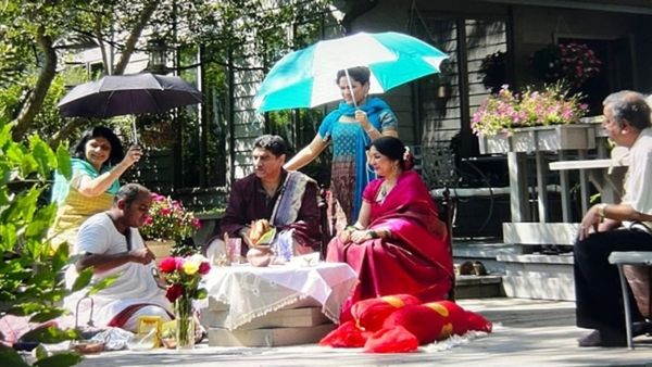 पहले बनी बिन ब्याही मां, फिर 54 की उम्र में दूसरे शख्स संग रचाई शादी, खुद की शादी की तस्वीर शेयर