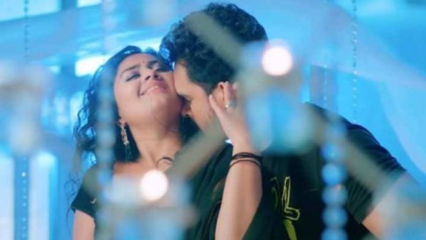 Tanushree का दर्द से अकड़ा शरीर, तो Khesari Lal Yadav ने किया ये काम, शर्म से लाल हुईं अभिनेत्री