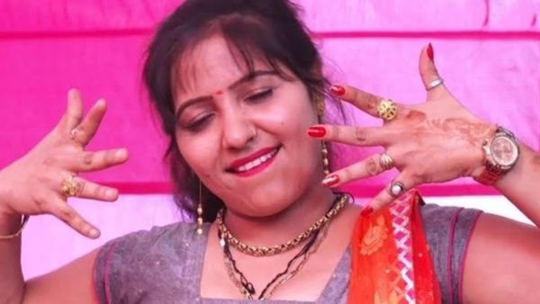 Rachna Tiwari के डांस के आगे तो सपना चौधरी भी हुईं फेल, स्टेज पर ऐसा मचाया धमाल कि बूढों पर भी चढ़ी जवानी