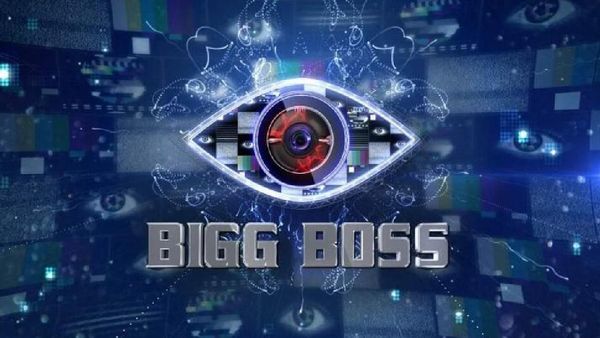 बिग बॉस 11 की इस फीमेल कंटेस्टेंट ने दोस्त पर लगाया बलात्कार का आरोप, FIR दर्ज, बोलीं- फ्लैट में बुलाकर...