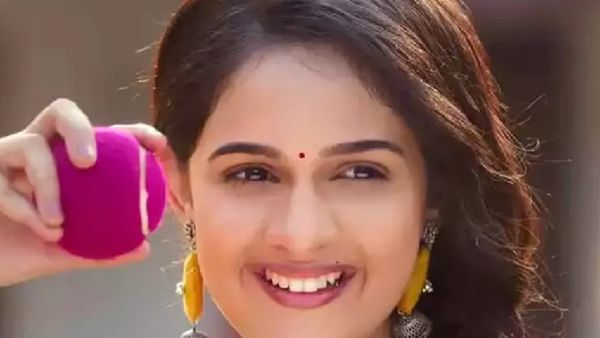 15 साल की इस टीवी एक्ट्रेस ने मचा रखा है बवाल, सादगी से करती है लोगों के साथ...