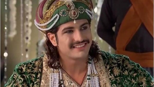 जोधा अकबर के बादशाह का 10 साल में इतना बदल चुका है लुक, दाढ़ी-मूंछ के साथ फैंस भी पहचान में हुए नाकामयाब